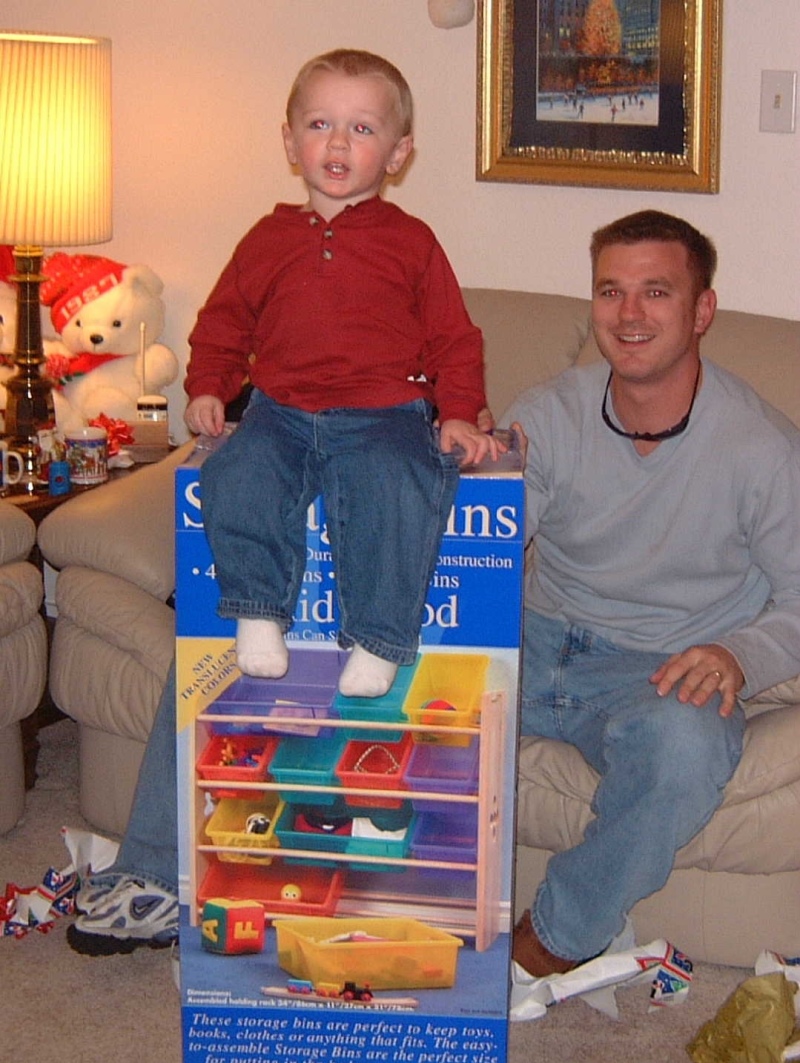 Hildebrand Christmas ScreenSaver/800x600_2001-12-24 Christmas Eve J&J 15.jpg